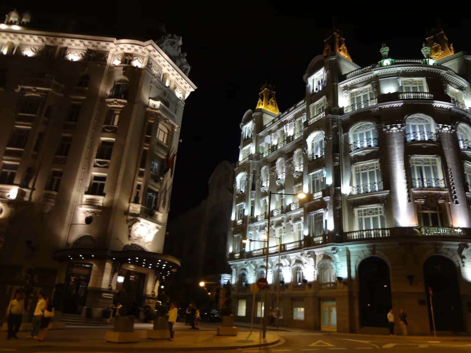 Hotellit lähellä Madridin lentokenttää — parhaat yöpymiset MAD 2026:n tienoilla