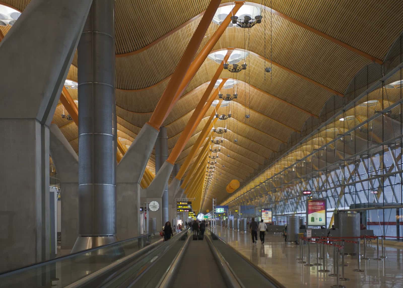 Gids voor tussenstops op de luchthaven van Madrid - Lounges, winkels, dagtochten